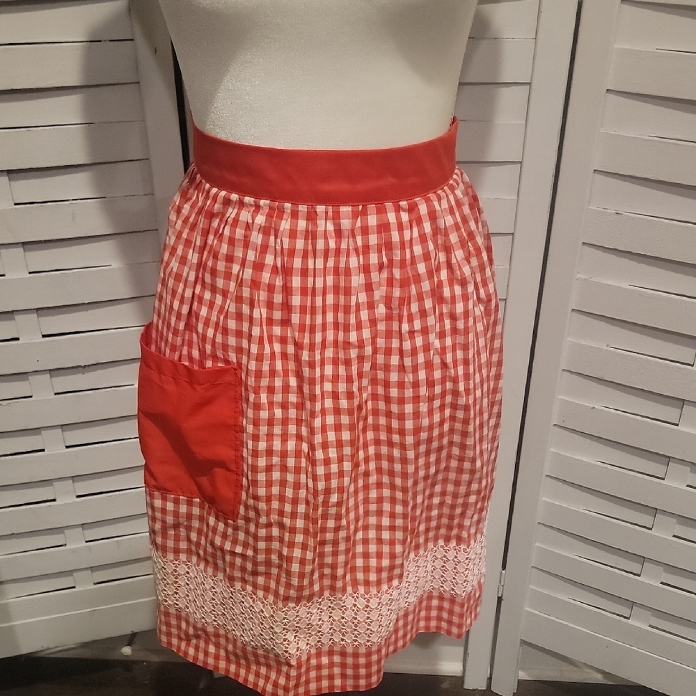 Vintage Red‎ Gingham Lace Apron